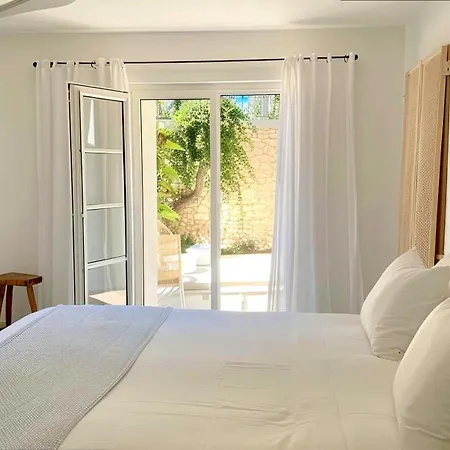 House Konus In Paros Drios